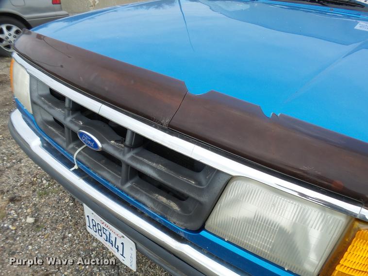image for item L3386 1993 Ford Ranger pickup truck