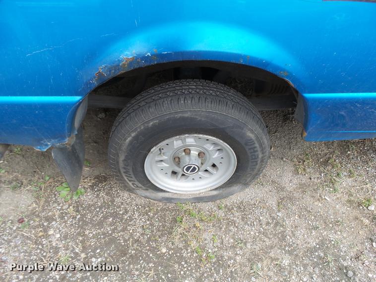image for item L3386 1993 Ford Ranger pickup truck