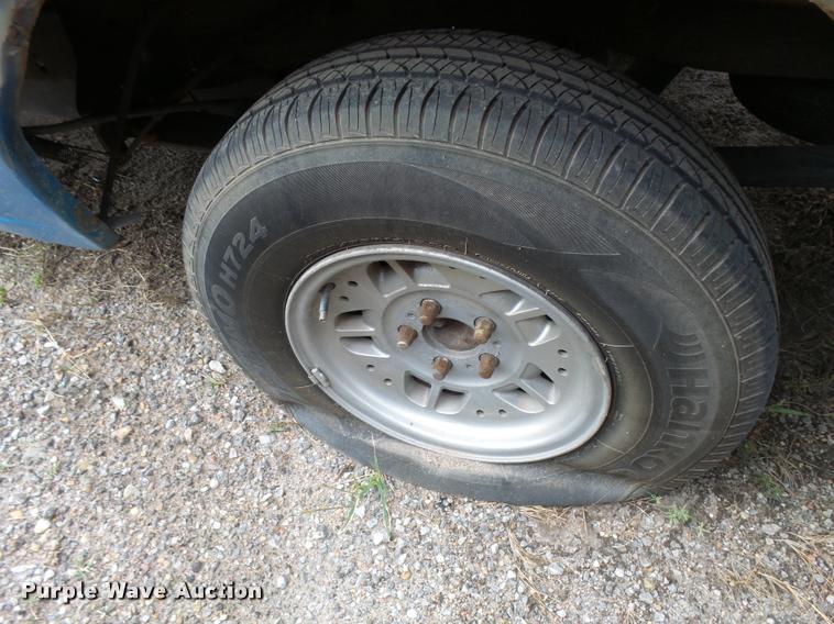 image for item L3386 1993 Ford Ranger pickup truck