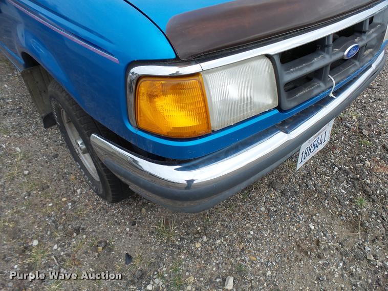 image for item L3386 1993 Ford Ranger pickup truck