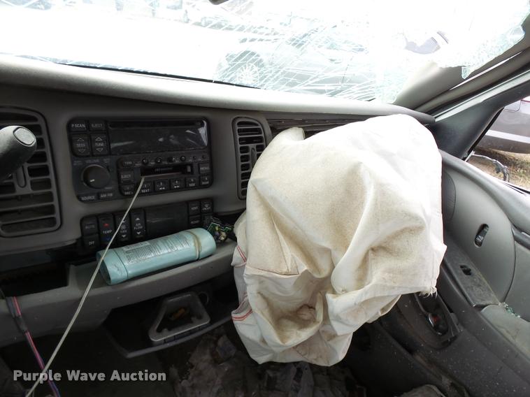 image for item L3387 2000 Buick Park Avenue