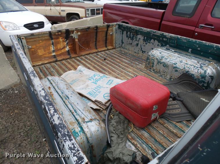 image for item L3388 1982 Datsun King Cab pickup truck