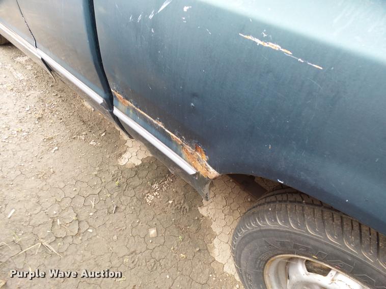 image for item L3388 1982 Datsun King Cab pickup truck