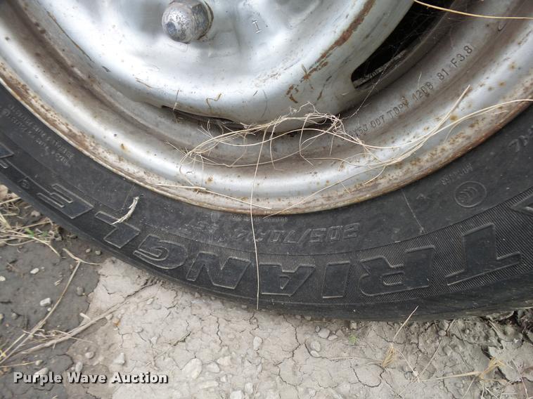 image for item L3388 1982 Datsun King Cab pickup truck