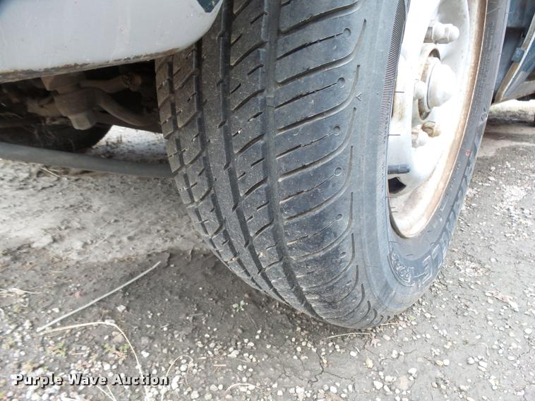 image for item L3388 1982 Datsun King Cab pickup truck