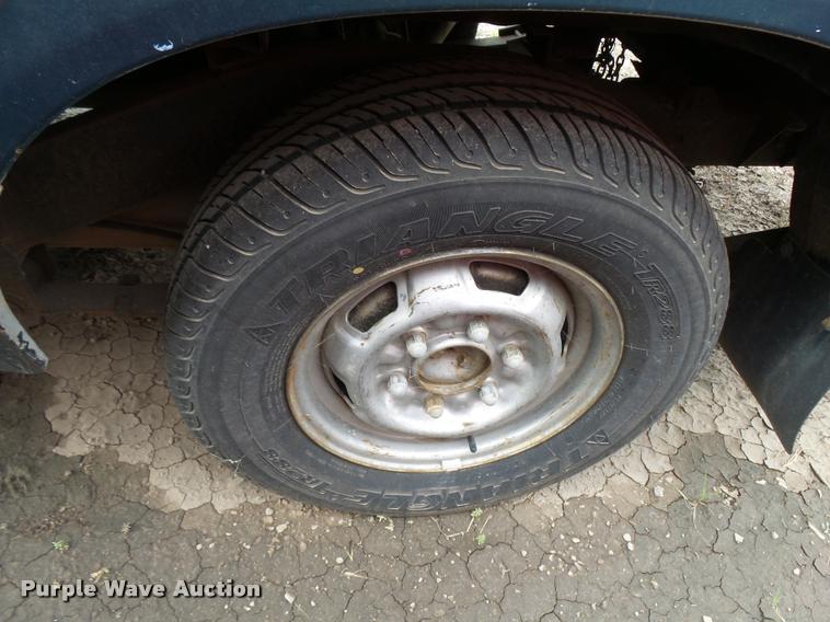 image for item L3388 1982 Datsun King Cab pickup truck