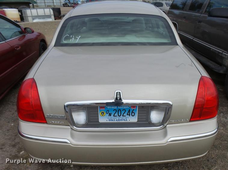 image for item L3389 2007 Lincoln Town Car