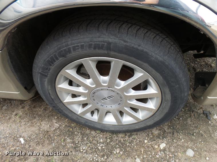 image for item L3389 2007 Lincoln Town Car