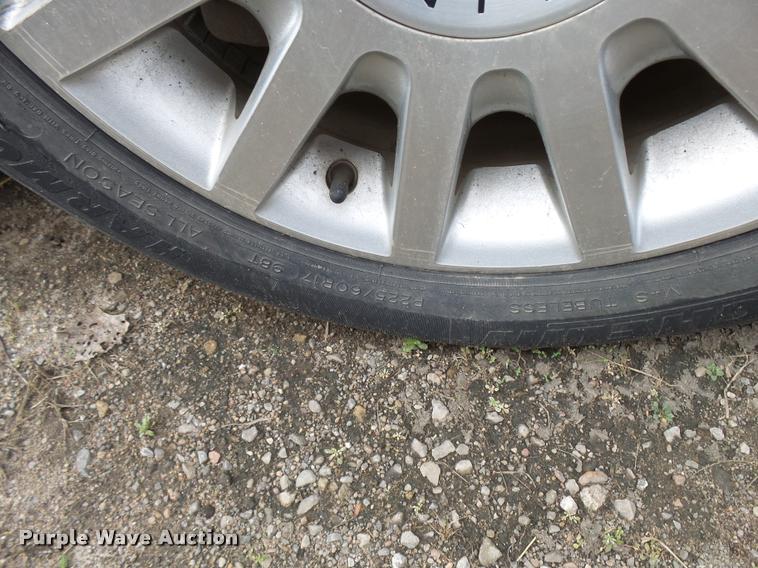 image for item L3389 2007 Lincoln Town Car