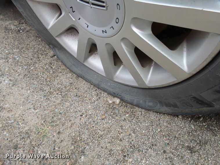 image for item L3389 2007 Lincoln Town Car