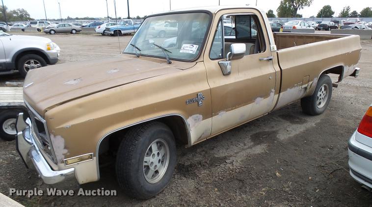 image for item L3390 1984 Chevrolet 10 pickup truck