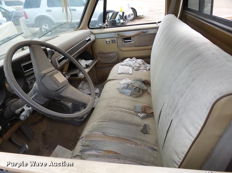 image for item L3390 1984 Chevrolet 10 pickup truck