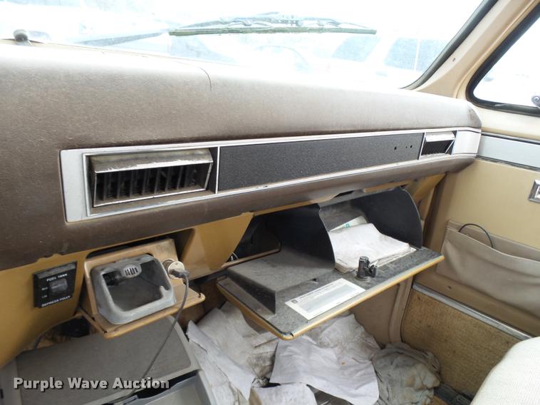 image for item L3390 1984 Chevrolet 10 pickup truck