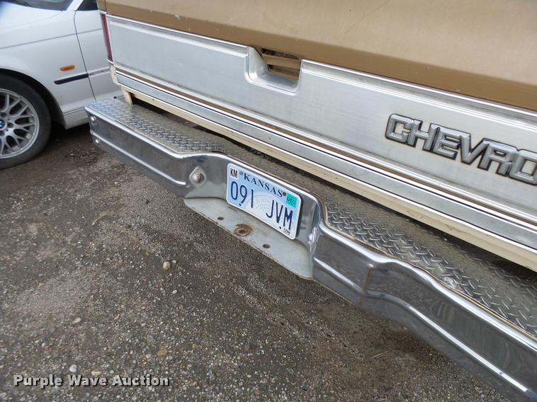 image for item L3390 1984 Chevrolet 10 pickup truck