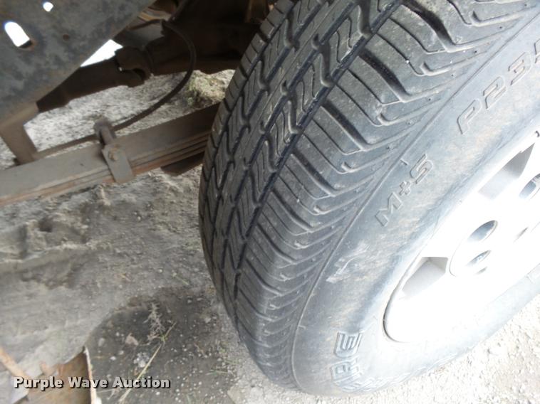 image for item L3390 1984 Chevrolet 10 pickup truck