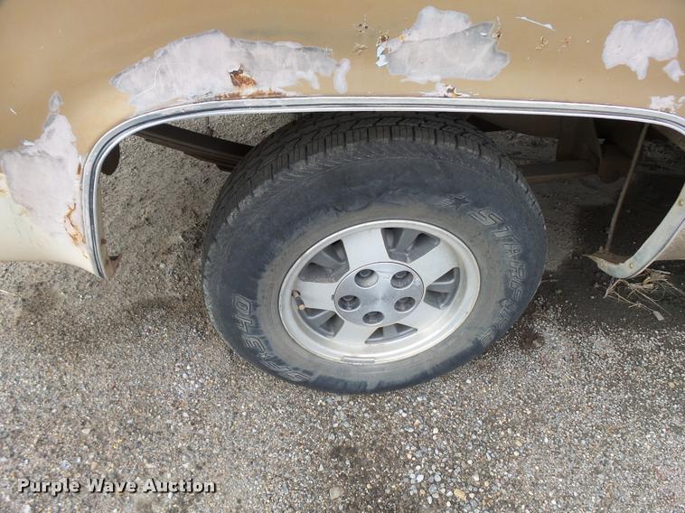 image for item L3390 1984 Chevrolet 10 pickup truck