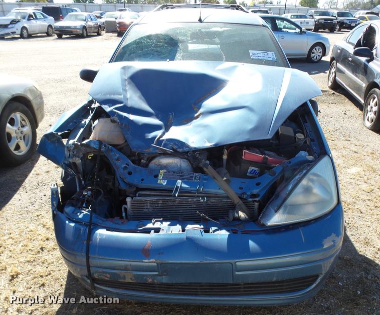 image for item L3414 2001 Ford Focus Wagon