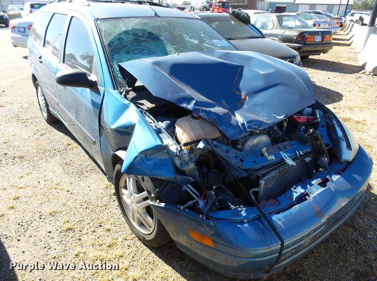 image for item L3414 2001 Ford Focus Wagon
