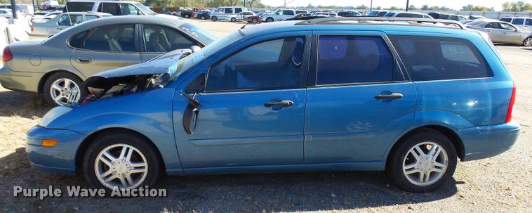 image for item L3414 2001 Ford Focus Wagon