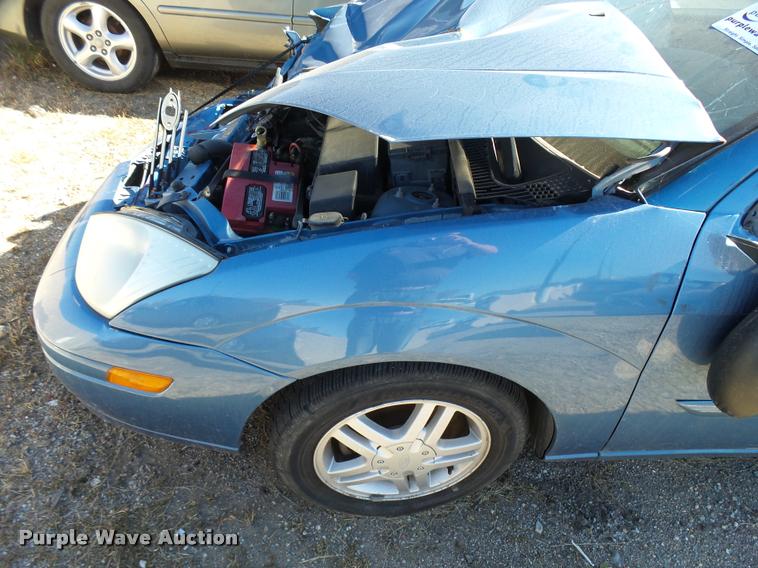 image for item L3414 2001 Ford Focus Wagon
