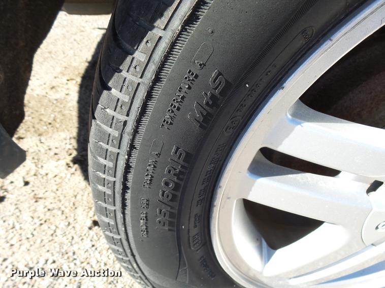 image for item L3414 2001 Ford Focus Wagon