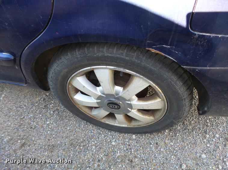 image for item L3417 2005 Kia Optima