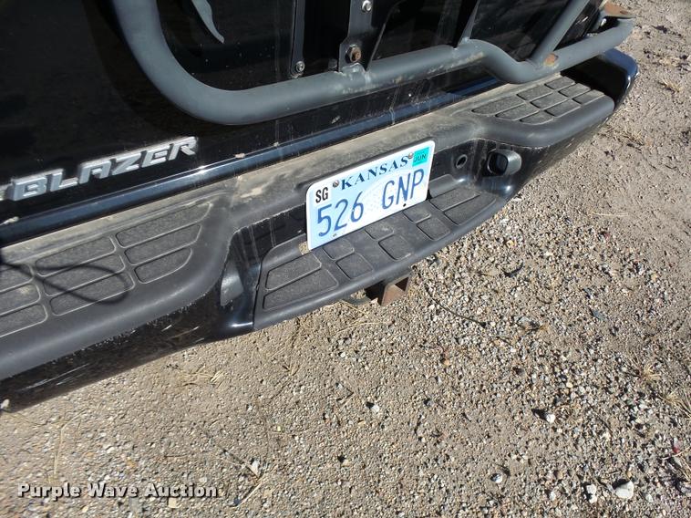 image for item L3418 2000 Chevrolet Blazer SUV