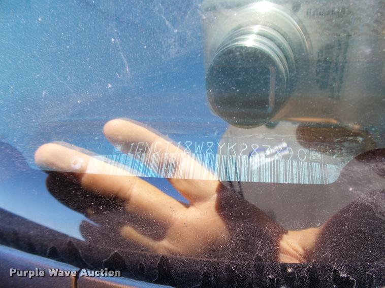 image for item L3418 2000 Chevrolet Blazer SUV