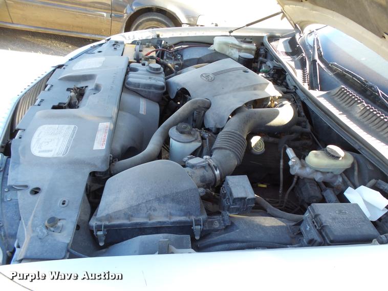 image for item L3419 2000 Lincoln Town Car