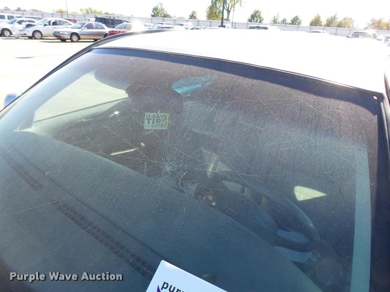 image for item L3419 2000 Lincoln Town Car