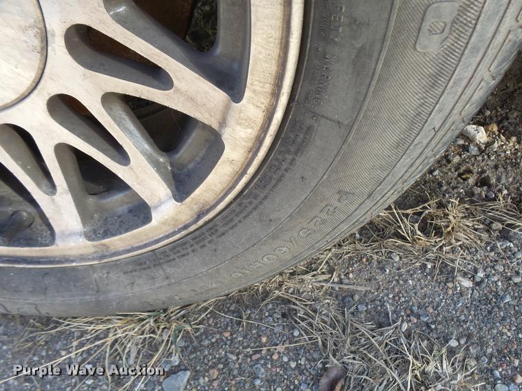 image for item L3419 2000 Lincoln Town Car