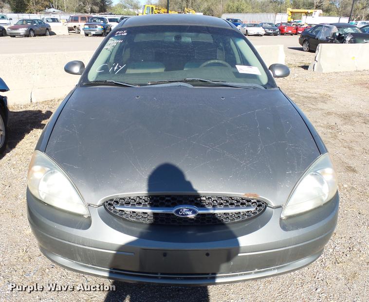 image for item L3421 2002 Ford Taurus