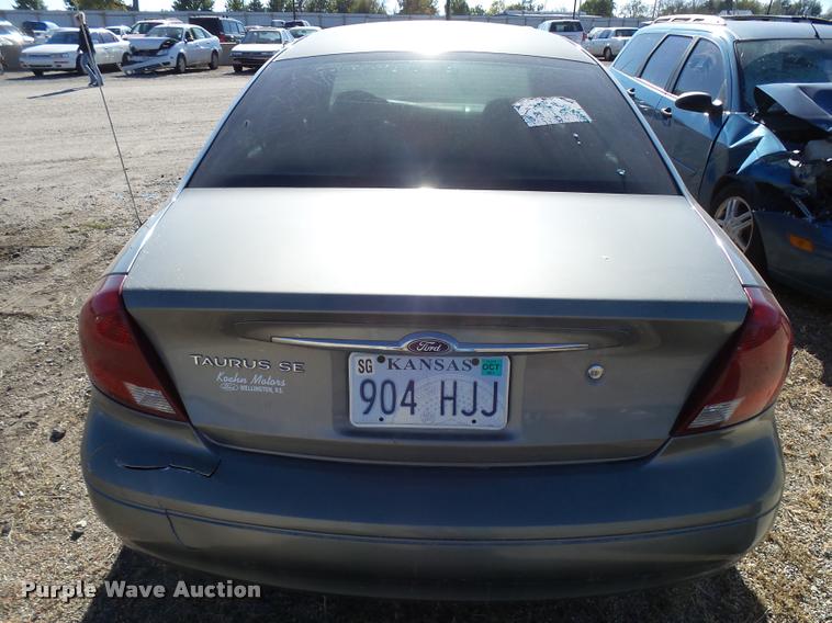 image for item L3421 2002 Ford Taurus