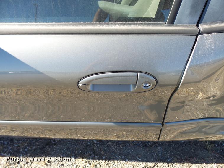 image for item L3421 2002 Ford Taurus