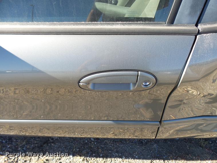 image for item L3421 2002 Ford Taurus