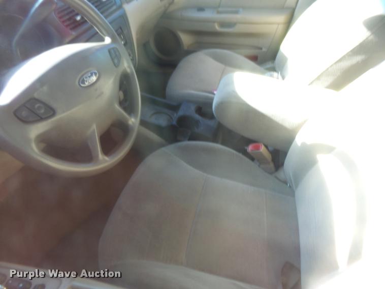 image for item L3421 2002 Ford Taurus