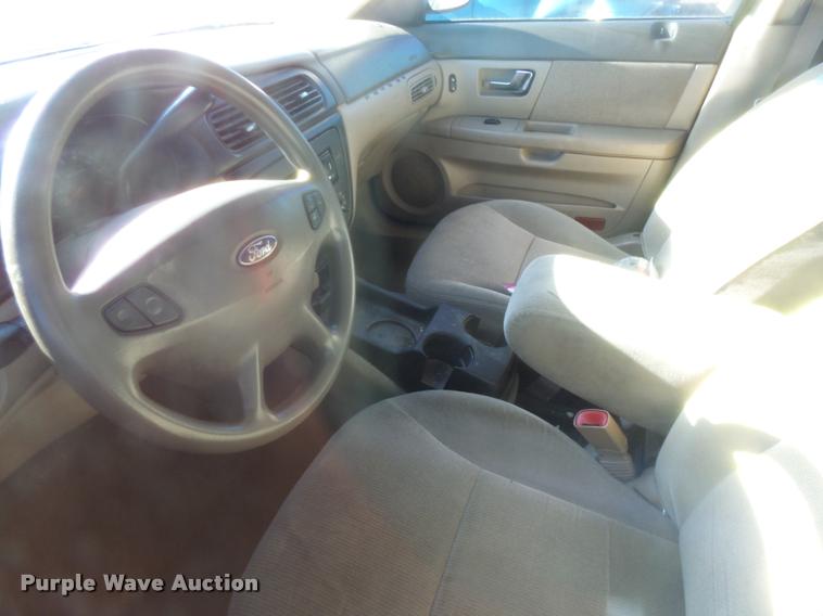 image for item L3421 2002 Ford Taurus