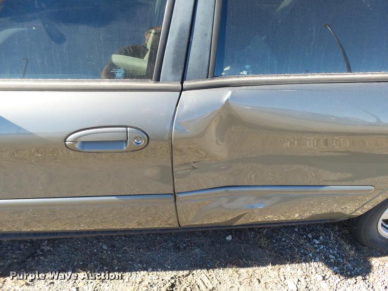 image for item L3421 2002 Ford Taurus