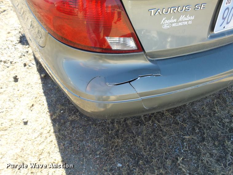 image for item L3421 2002 Ford Taurus