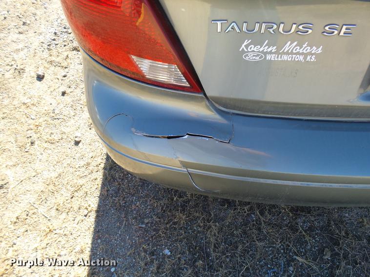 image for item L3421 2002 Ford Taurus