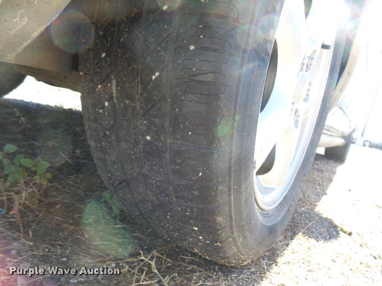 image for item L3421 2002 Ford Taurus