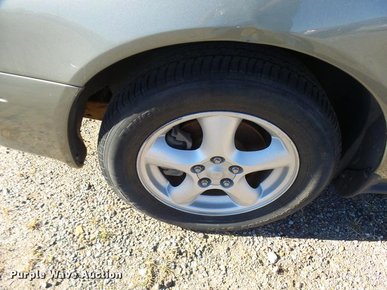 image for item L3421 2002 Ford Taurus