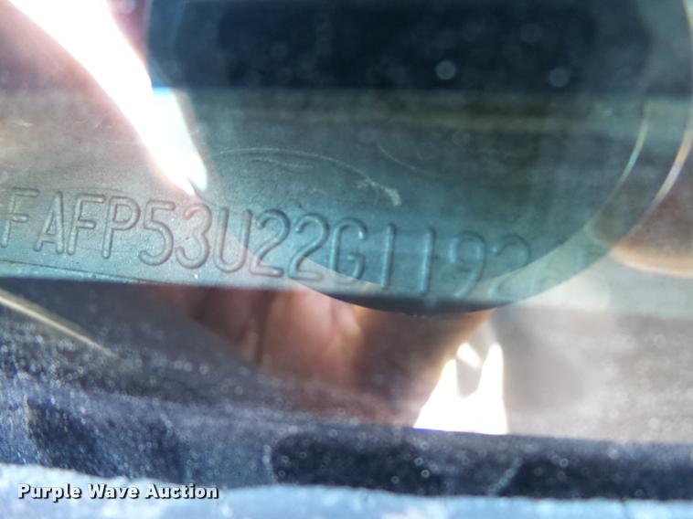 image for item L3421 2002 Ford Taurus