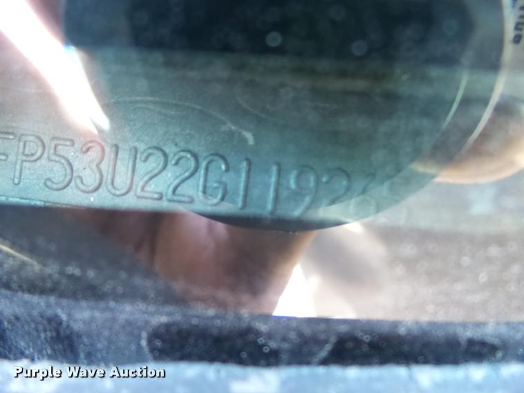 image for item L3421 2002 Ford Taurus