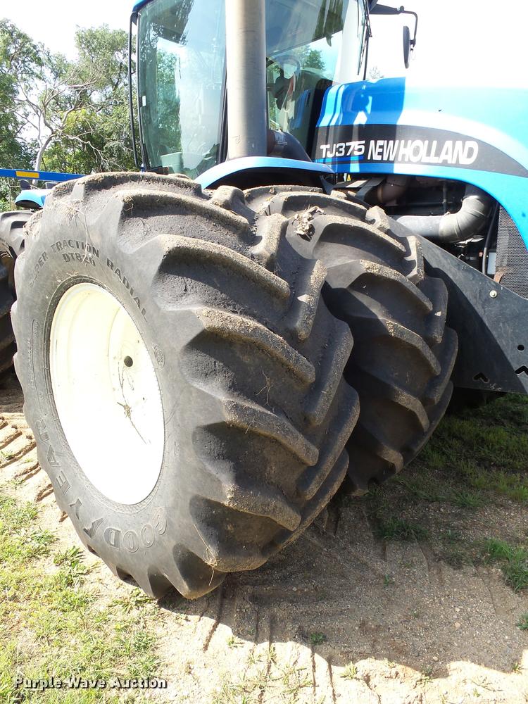 image for item AL9101 2002 New Holland TJ375 4WD tractor