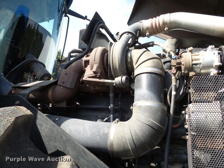 image for item AL9101 2002 New Holland TJ375 4WD tractor