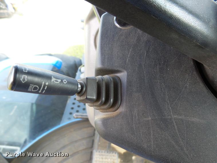 image for item AL9101 2002 New Holland TJ375 4WD tractor