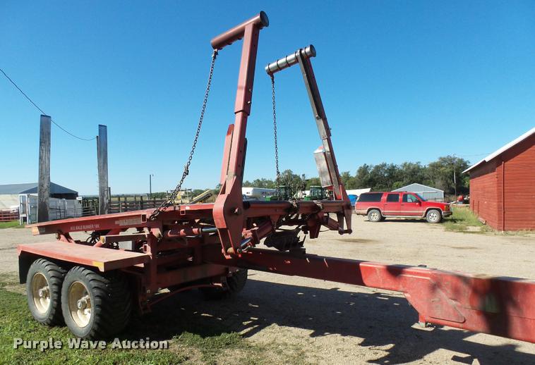 image for item AL9108 2009 Morris Pro-Ag Bale Runner 16K bale stacker