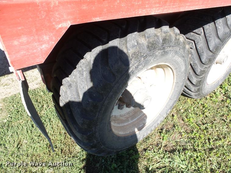 image for item AL9108 2009 Morris Pro-Ag Bale Runner 16K bale stacker