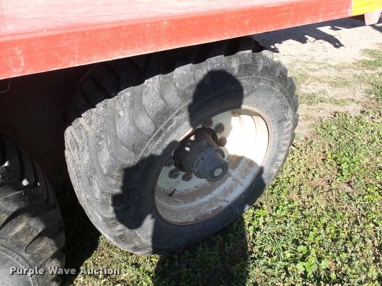 image for item AL9108 2009 Morris Pro-Ag Bale Runner 16K bale stacker